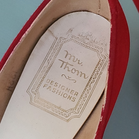 Vintage 1950s Red Satin Pumps size 6 - Picture 5 of 10